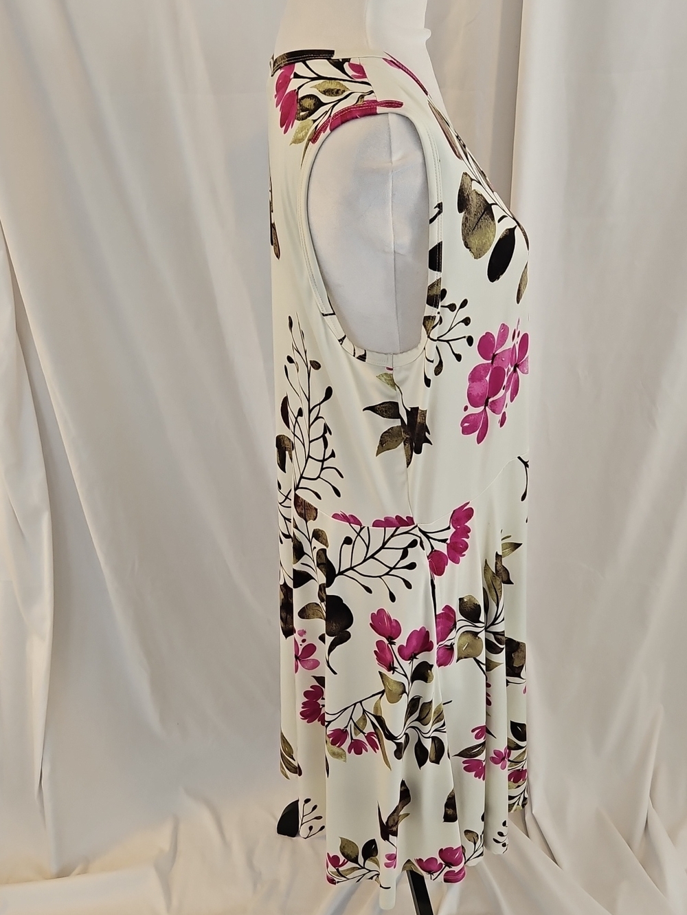 LuLaRoe Cream Tank Dress with Pink & Olive Floral Print Side Pockets Size 3XL - Picture 3 of 9